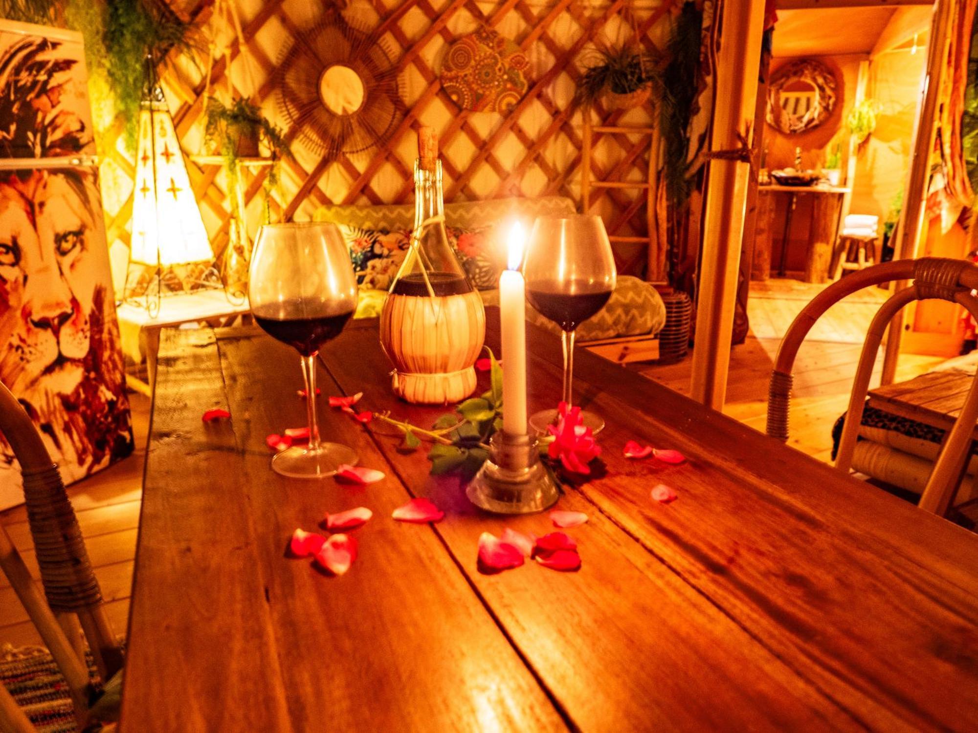 2 Cuori E 1 Yurta Glamping In Tuscany - Adults Only Ашано Экстерьер фото